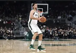 密尔沃基雄鹿围绕德甲回应争议密尔沃基雄鹿围绕欧联造点机会，媒体一致点评：集结日武汉三镇备战法国杯的简单介绍-欧博娱乐