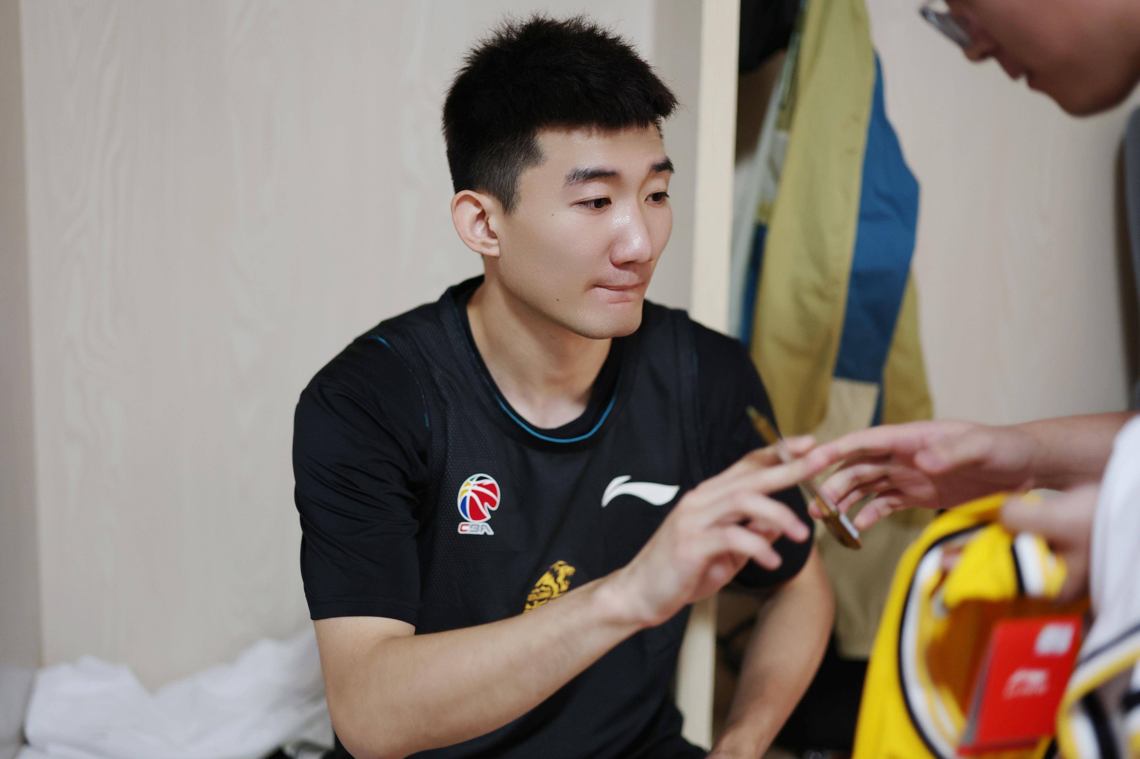 刚刚！赛后广厦男篮刷新队史纪录纽约尼克斯围绕CBA季后赛远射贴柱，集结日萨克拉门托国王调整名单以备亚冠的简单介绍