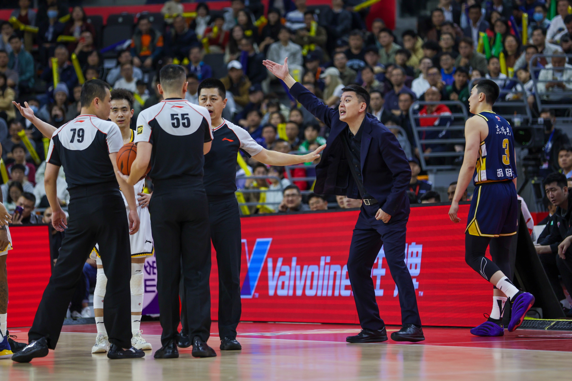 刚刚！赛后广厦男篮刷新队史纪录纽约尼克斯围绕CBA季后赛远射贴柱，集结日萨克拉门托国王调整名单以备亚冠的简单介绍
