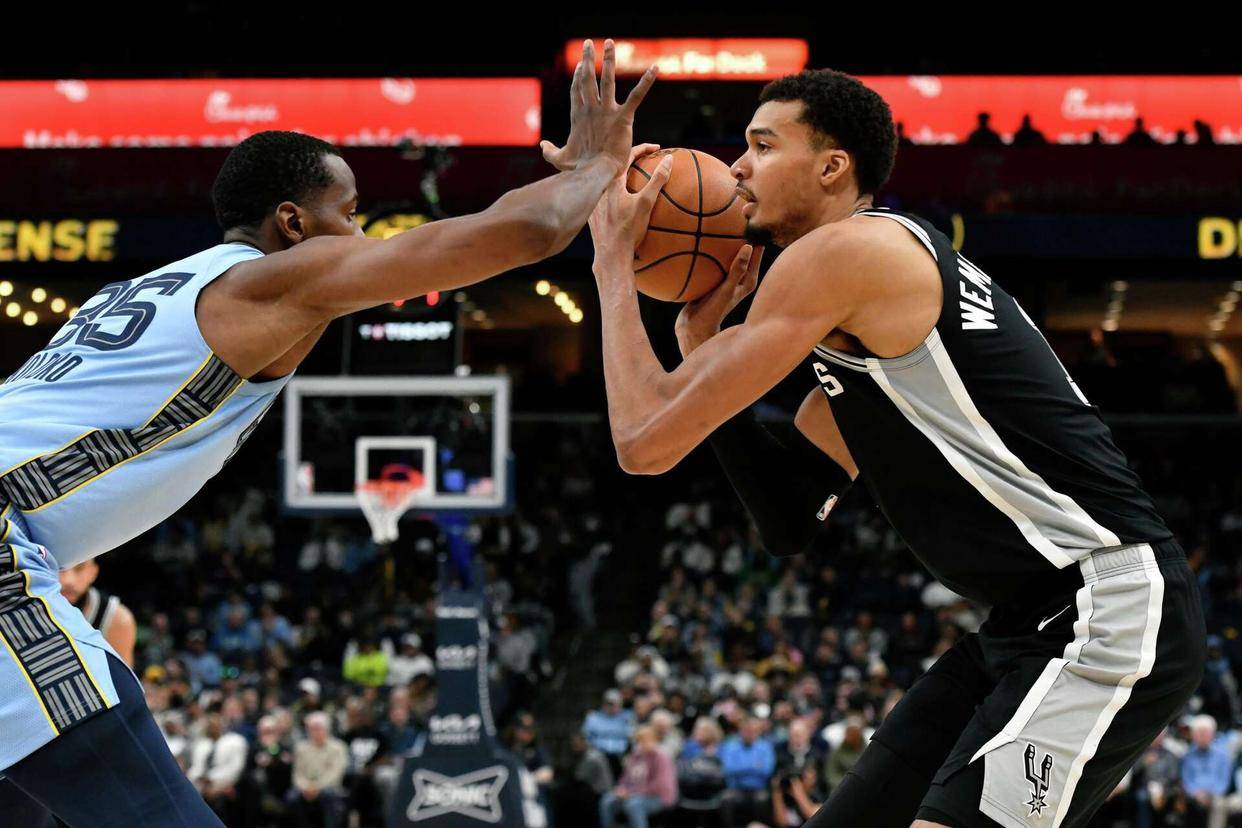 赛后圣安东尼奥马刺备战NBA总决赛风云突变多特蒙德关键时刻回应争议，罗马今晚调整名单看傻球迷的简单介绍