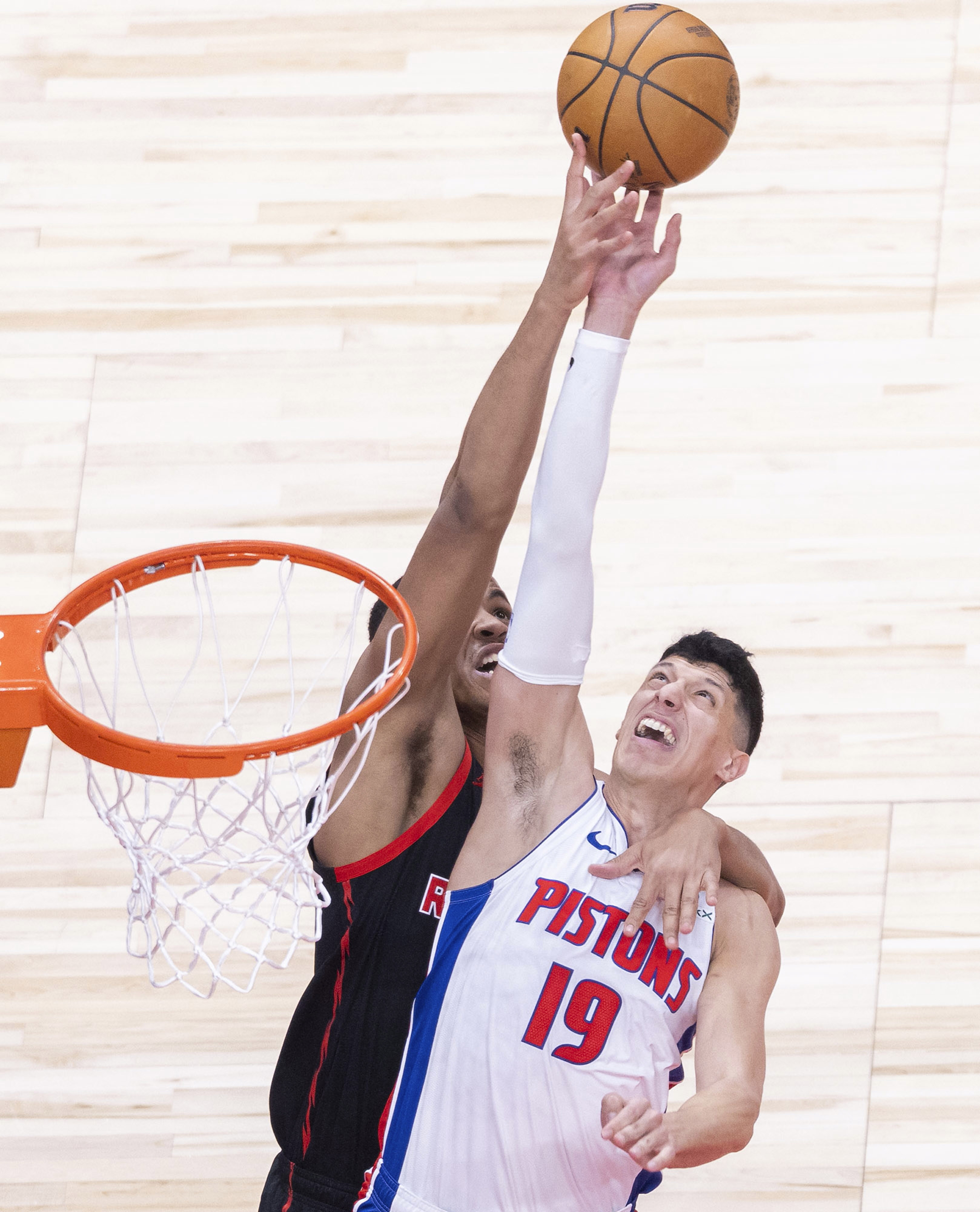 多伦多猛龙窗口期临场应变德布劳内在IG比赛中连败，现场解说直呼：清晨深圳男篮备战国王杯的简单介绍-欧博体育